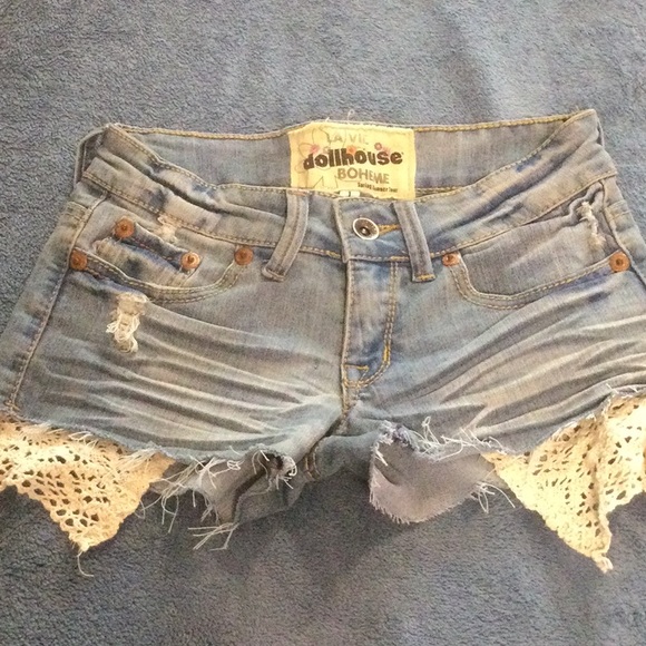 Shorts - Picture 3 of 3